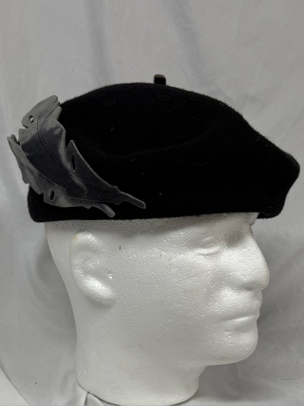 Black Wool Beret with Decorative Felt Leaf